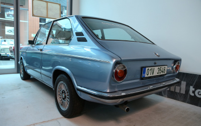 
                                                    img-BMW-4
                        