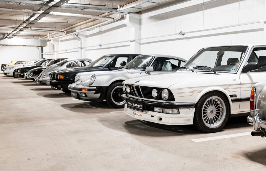 <b>Parkujte v klidu</b><br>hned u našich servismanů